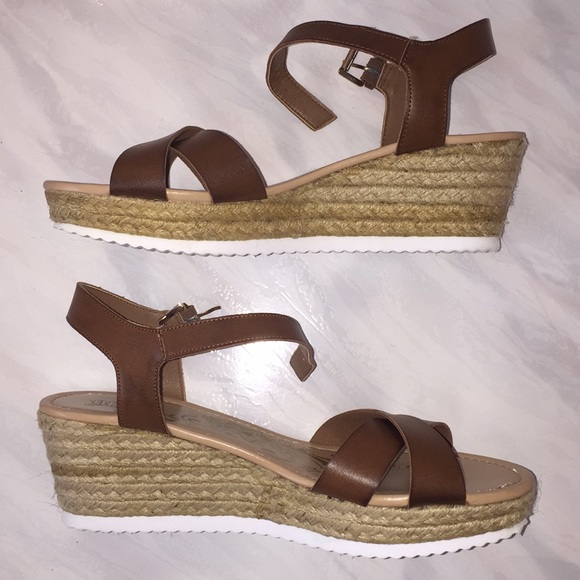 Brash Shoes Brash Sporty Platform Sandals Size 1 Euc Poshmark